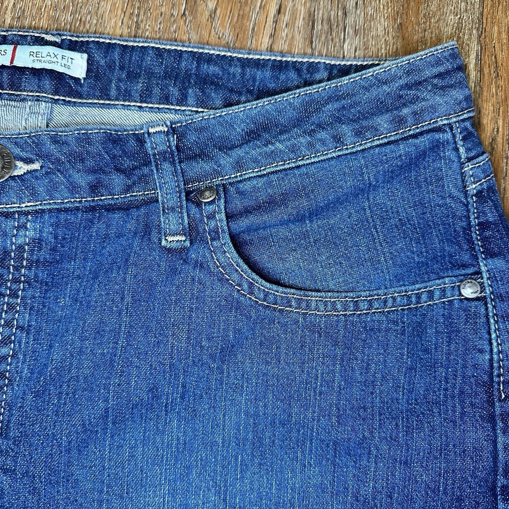 Lee Riders Womens Jeans Size 16P Relaxed Fit Blue Denim Straight Leg Cotton - Picture 4 of 10